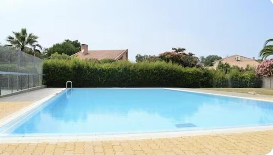 Logement Coquelicot سان سيبريان المظهر الخارجي الصورة